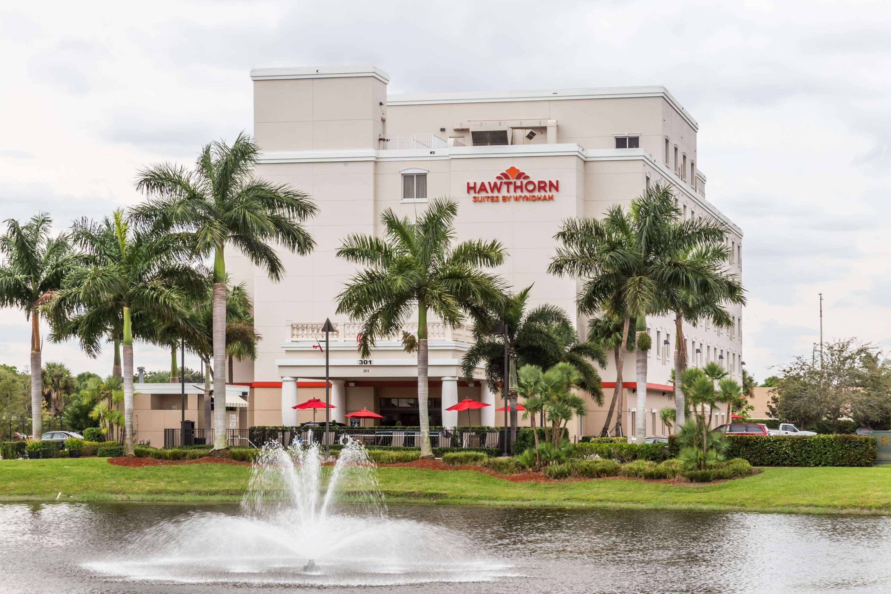 Hawthorn Extended Stay By Wyndham West Palm Beach Bagian luar foto