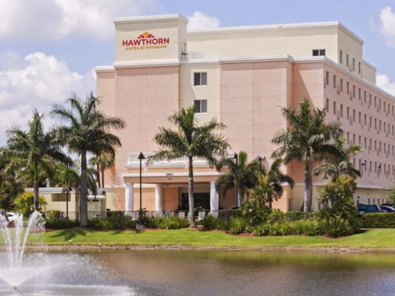 Hawthorn Extended Stay By Wyndham West Palm Beach Bagian luar foto