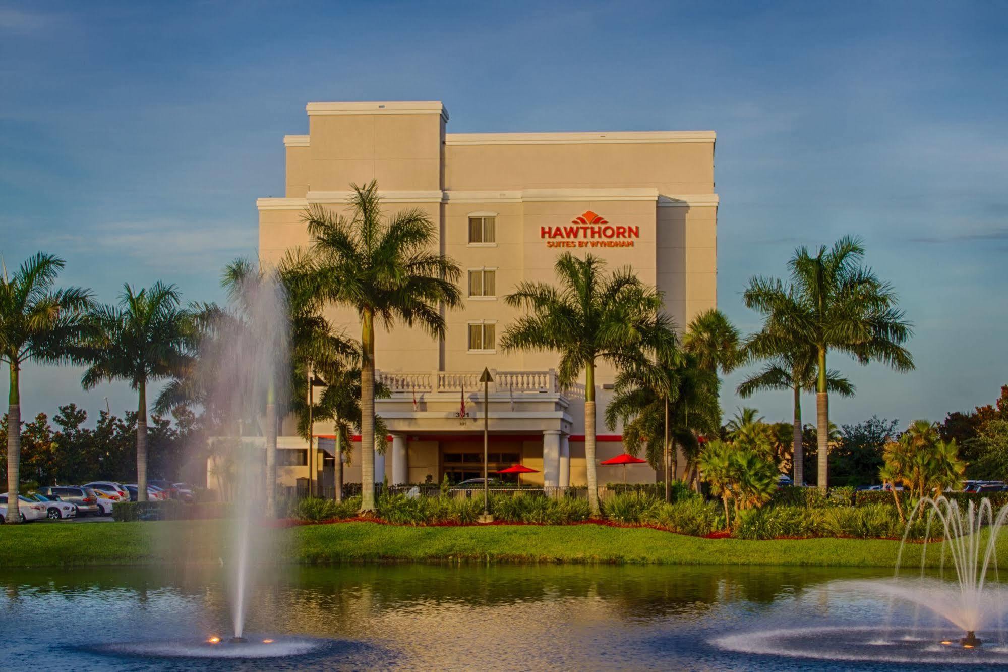 Hawthorn Extended Stay By Wyndham West Palm Beach Bagian luar foto